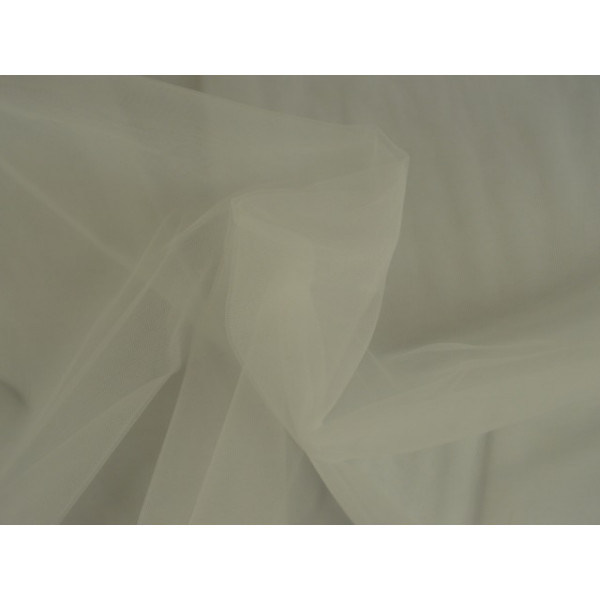 Bruidstule - Gebroken wit - 15m per rol - 100% polyester