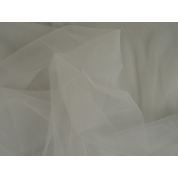 Bruidstule - Wit - 15m per rol - 100% polyester